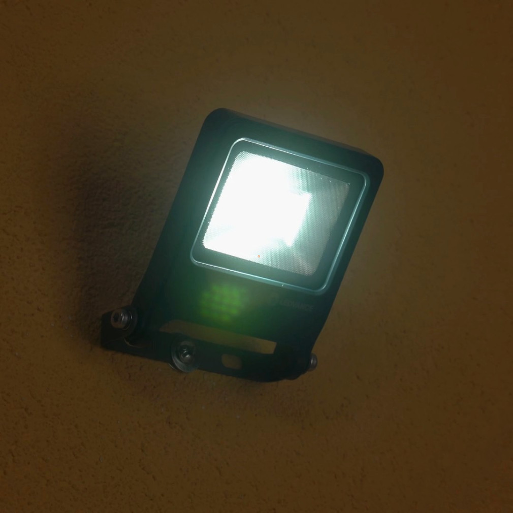 Ledvance Endura Flood LED reflektor, 10W,4000K, 800lm, IP65, szürke