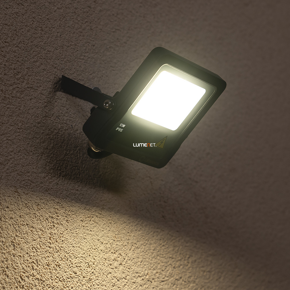 Ledvance Smart+ WIFI okos LED reflektor, melegfehér, 10 W (Floodlight RGBW)